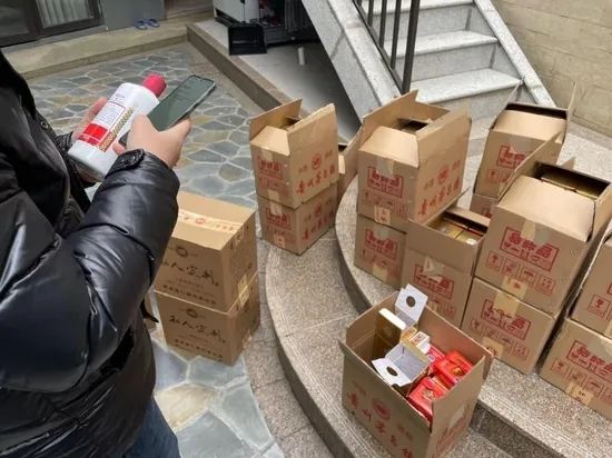 能否透露一些分辨“假茅台”的技巧？茅台公司打假办人士拒绝